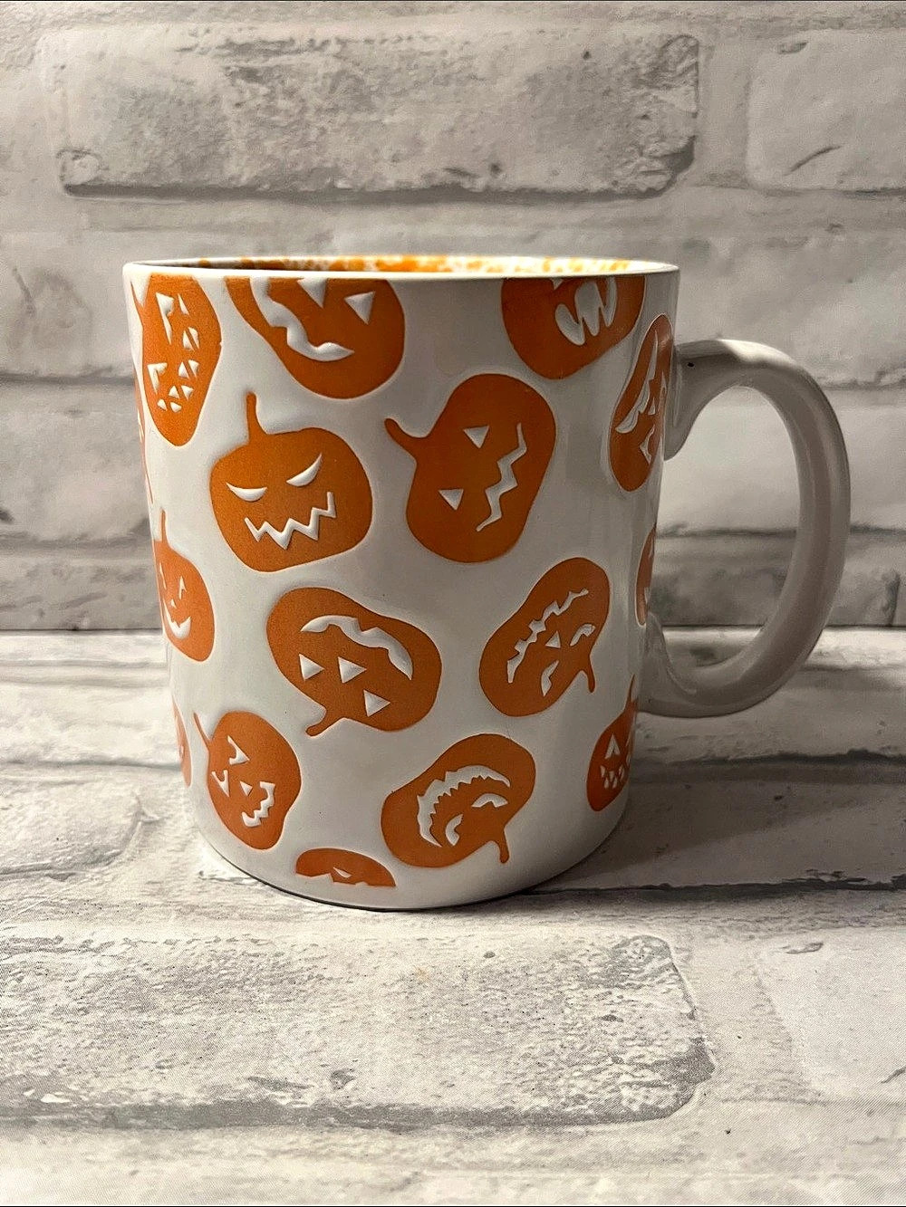 Novogratz Halloween Pumpkin Coffee Mug 18 oz ceramic Jack o Lantern faces